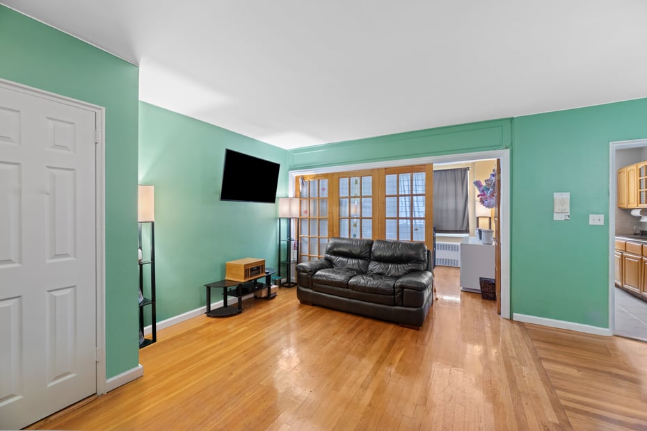 3475 Greystone Avenue #6H Photo 2