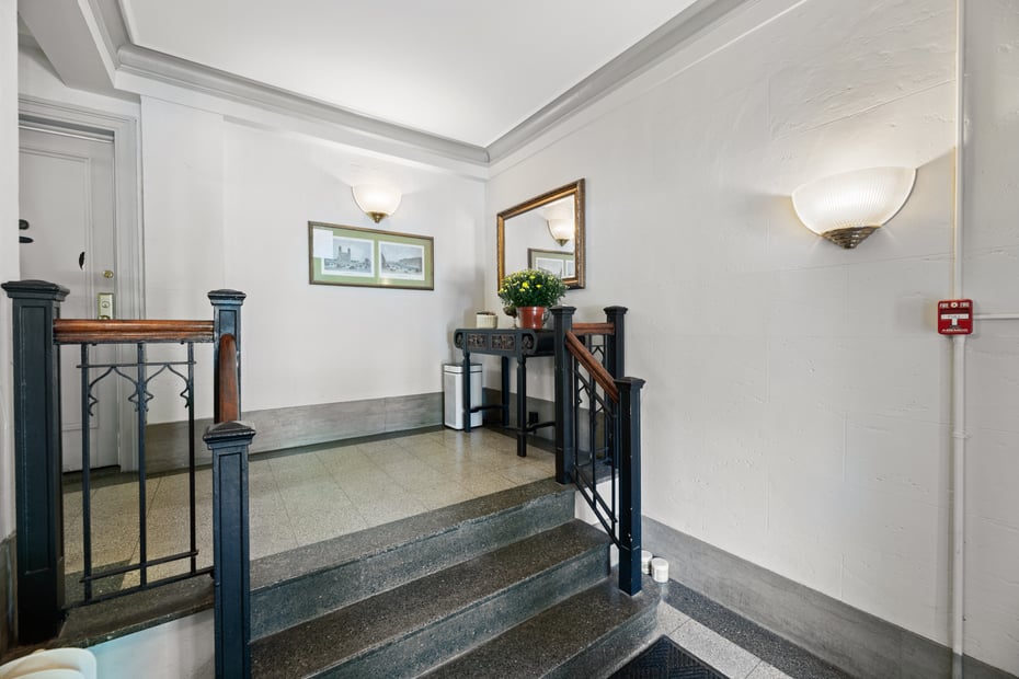 622 Pelhamdale Avenue #49 Photo 2