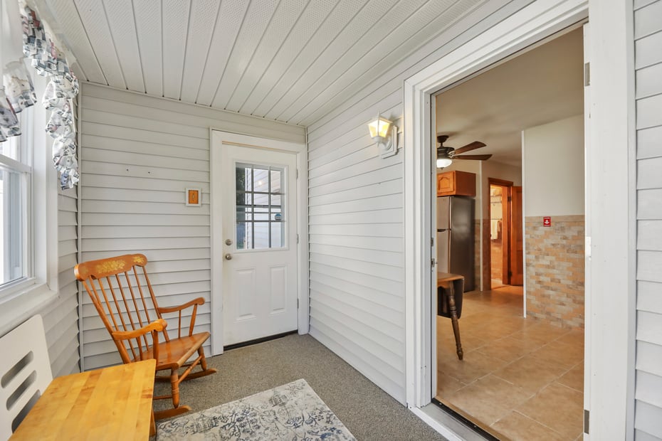 328 Benedict Rd Photo 21