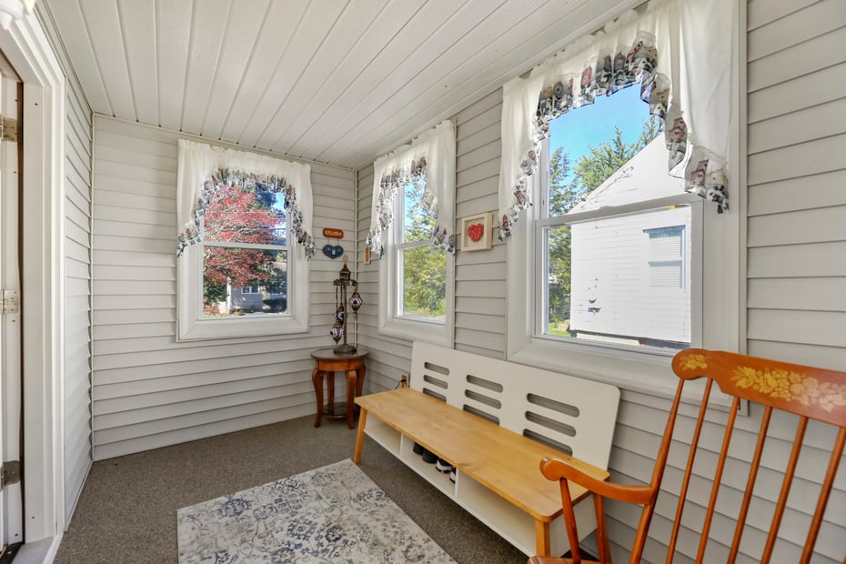 328 Benedict Rd Photo 22