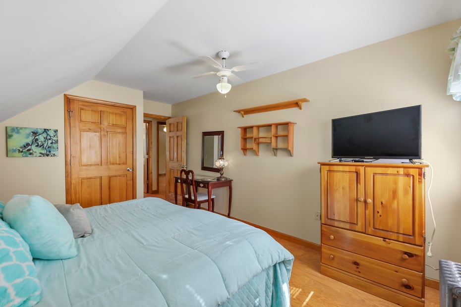 328 Benedict Rd Photo 24