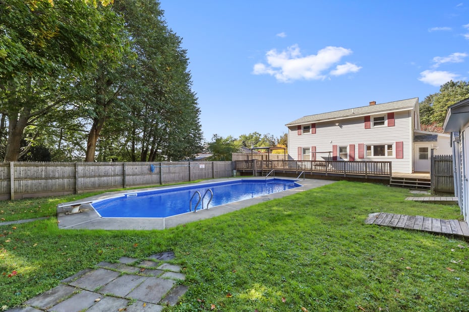 328 Benedict Rd Photo 42