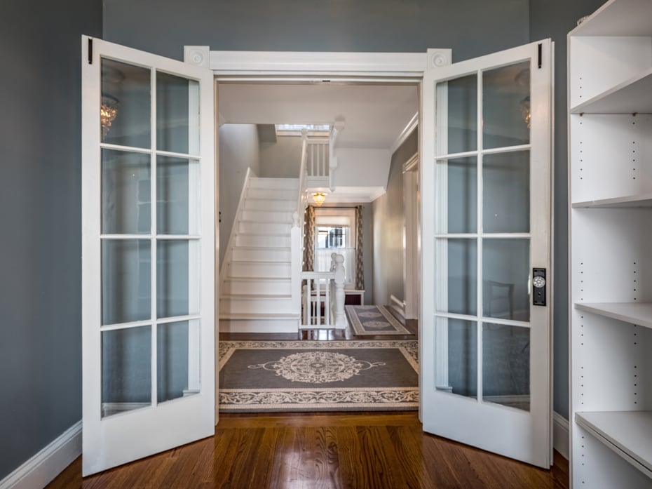 10 Circle Avenue Photo 35