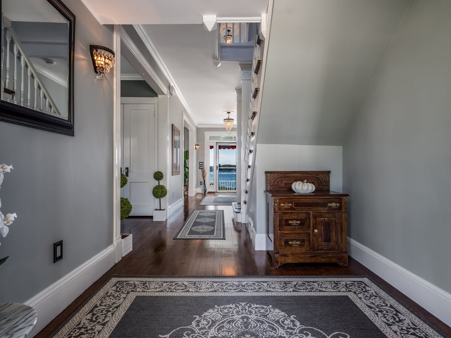 10 Circle Avenue Photo 8