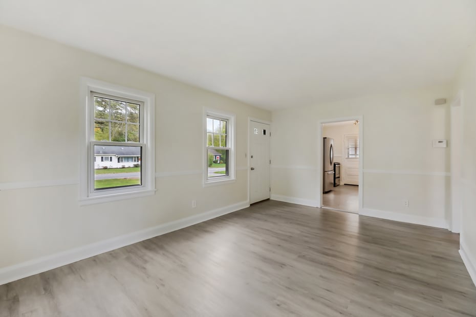 142 Jason St Photo 5