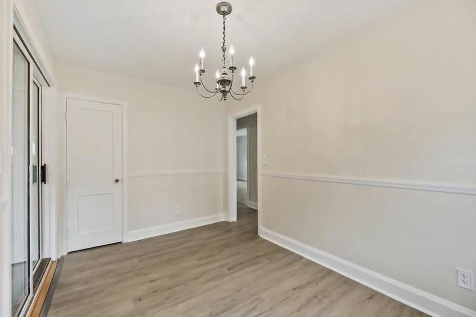 142 Jason St Photo 7