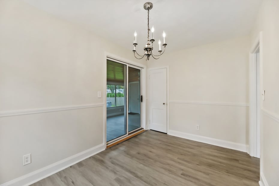 142 Jason St Photo 8