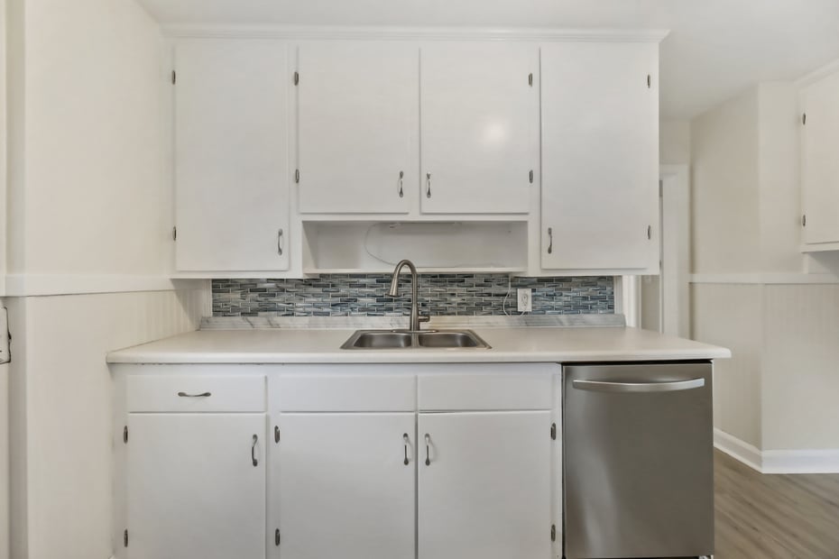 142 Jason St Photo 12