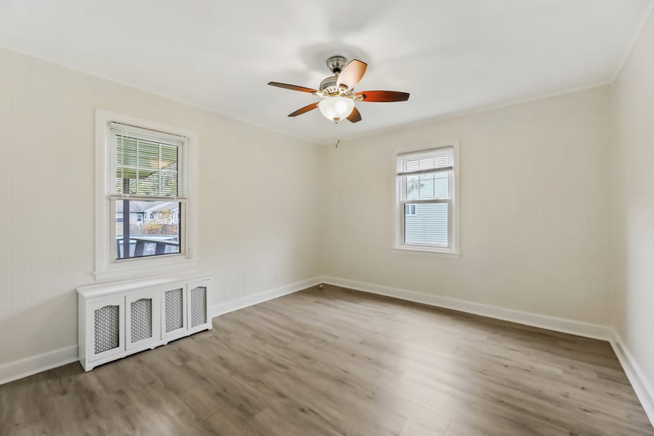 142 Jason St Photo 13