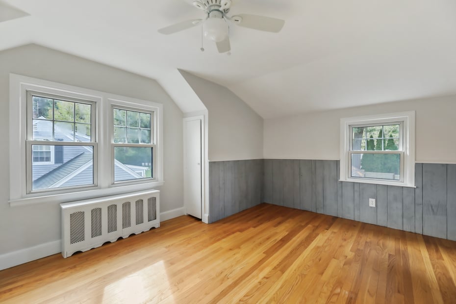 142 Jason St Photo 21