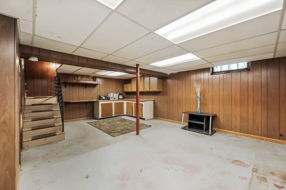 142 Jason St Photo 32