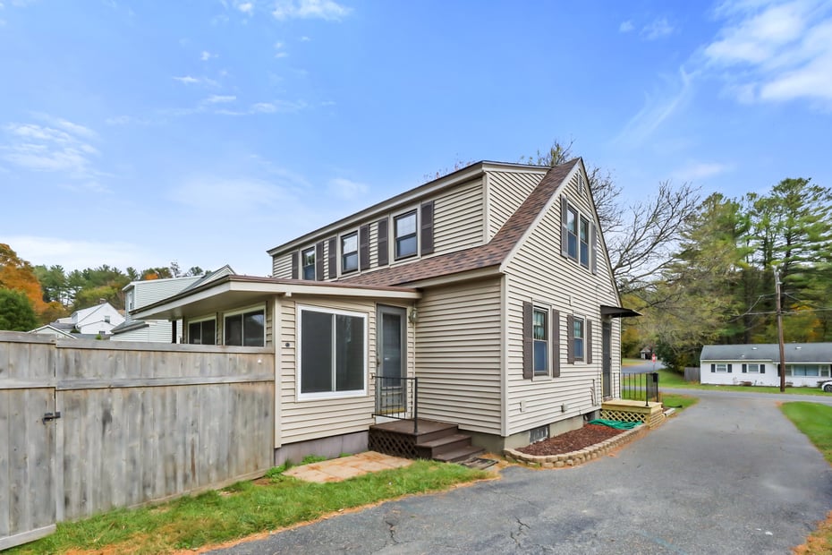 142 Jason St Photo 35