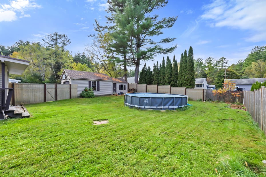 142 Jason St Photo 36