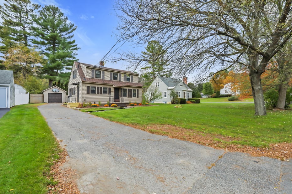 142 Jason St Photo 37