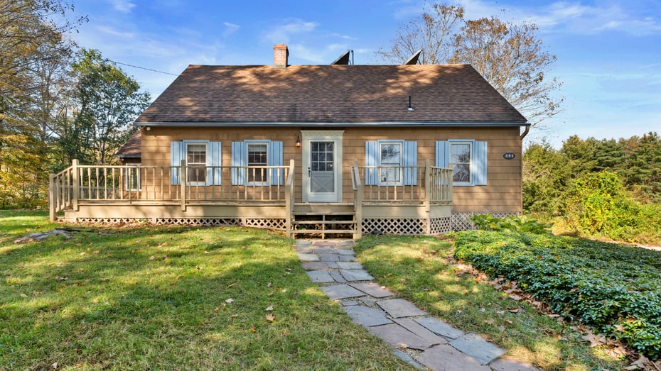 395 Churchill St Photo 38