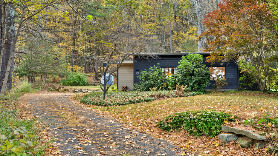 216 Undermountain Rd Photo 1