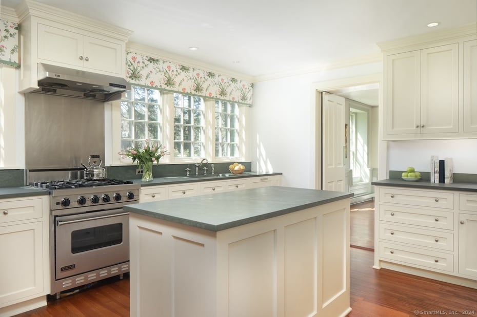 25 Sheffield Road Photo 9