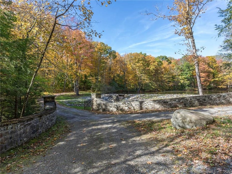 295 Stub Hollow Road Photo 32