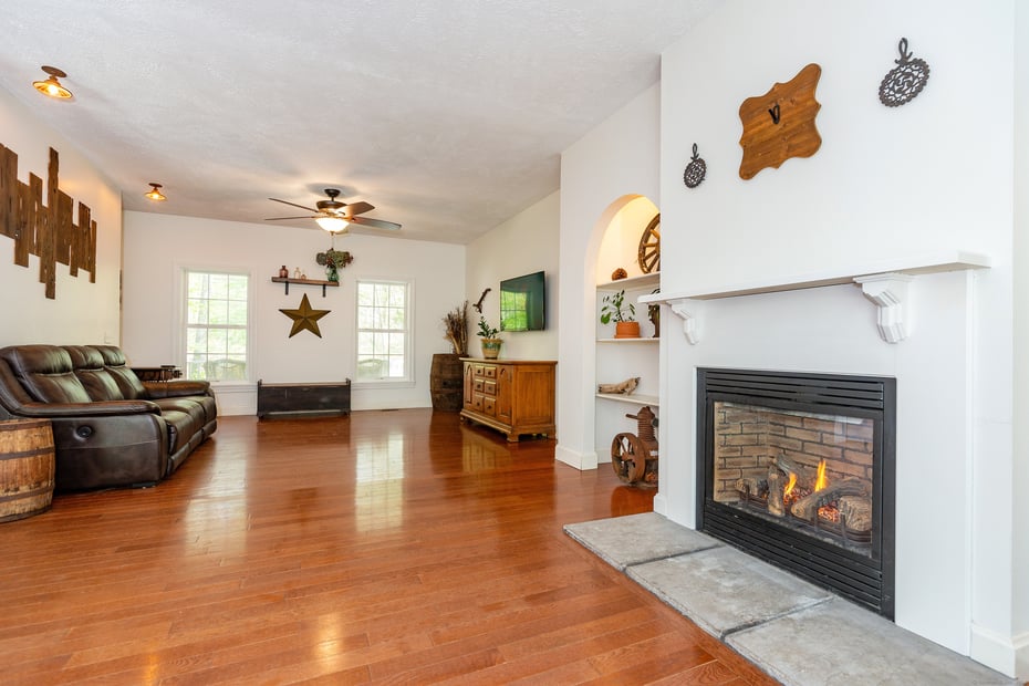 127 Massapeag Road Photo 11