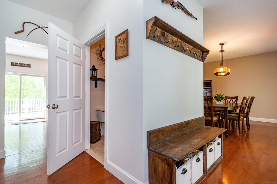 127 Massapeag Road Photo 17