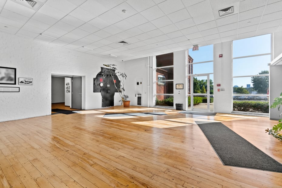 114 Boston Post Road Photo 34