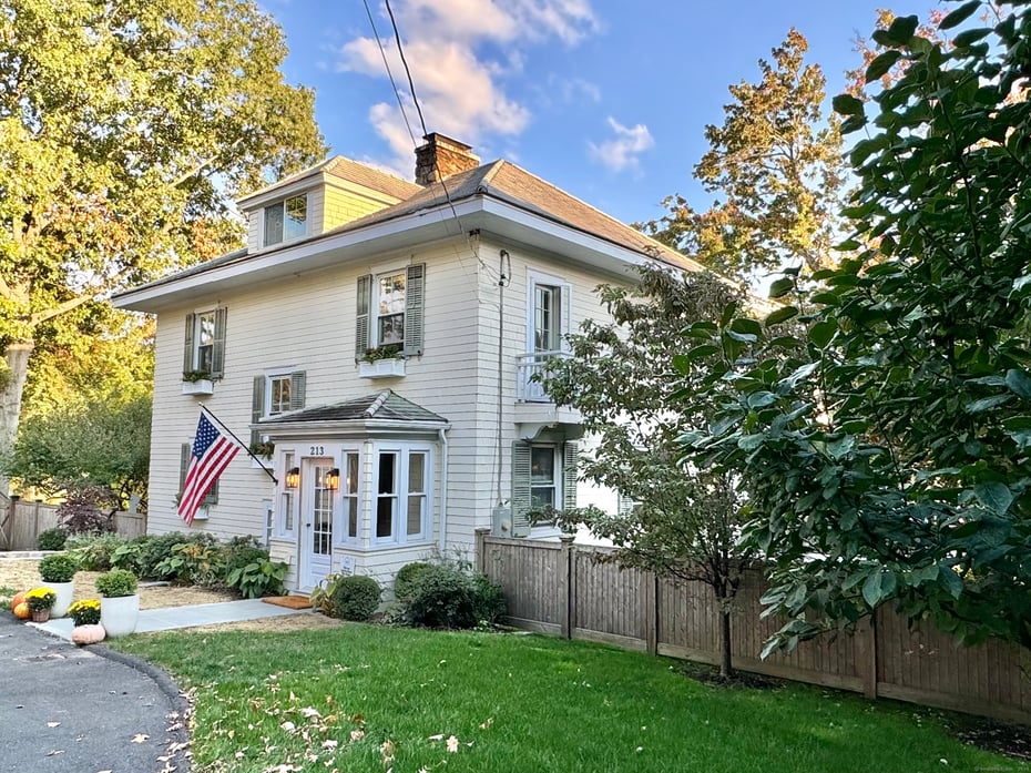 213 Rowayton Avenue Photo 3