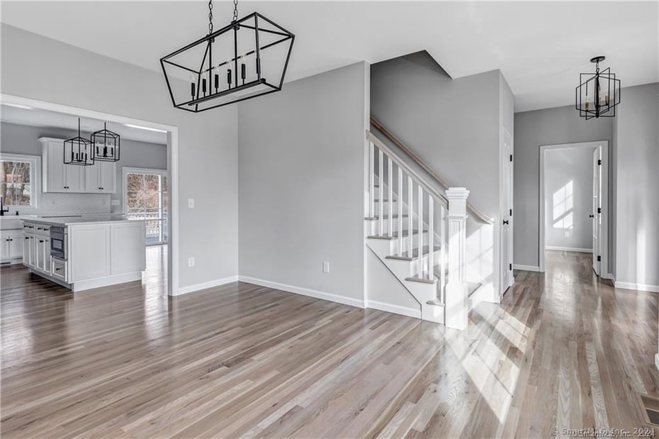 296 Garder Road Photo 6