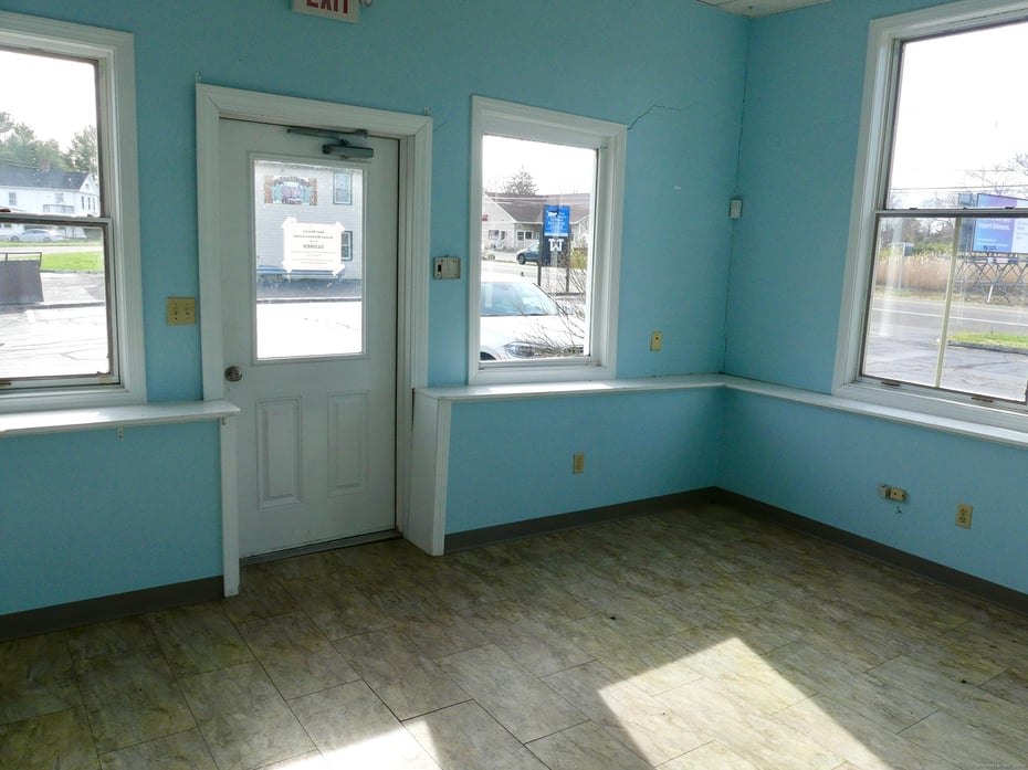 29 Boston Post Road Photo 12