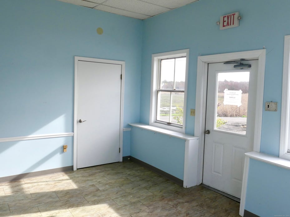 29 Boston Post Road Photo 28