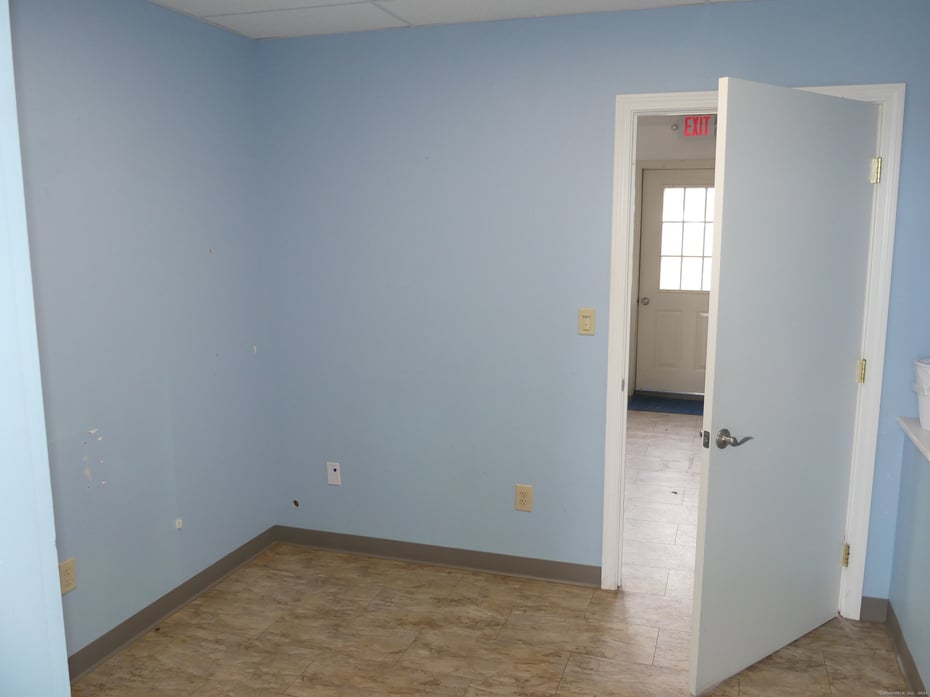 29 Boston Post Road Photo 29