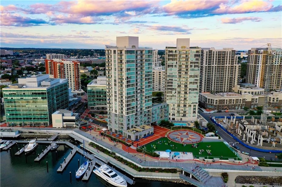 1 Harbor Point Road  #253 Photo 2