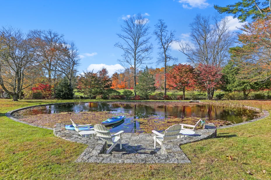 70 Redding Road Photo 2