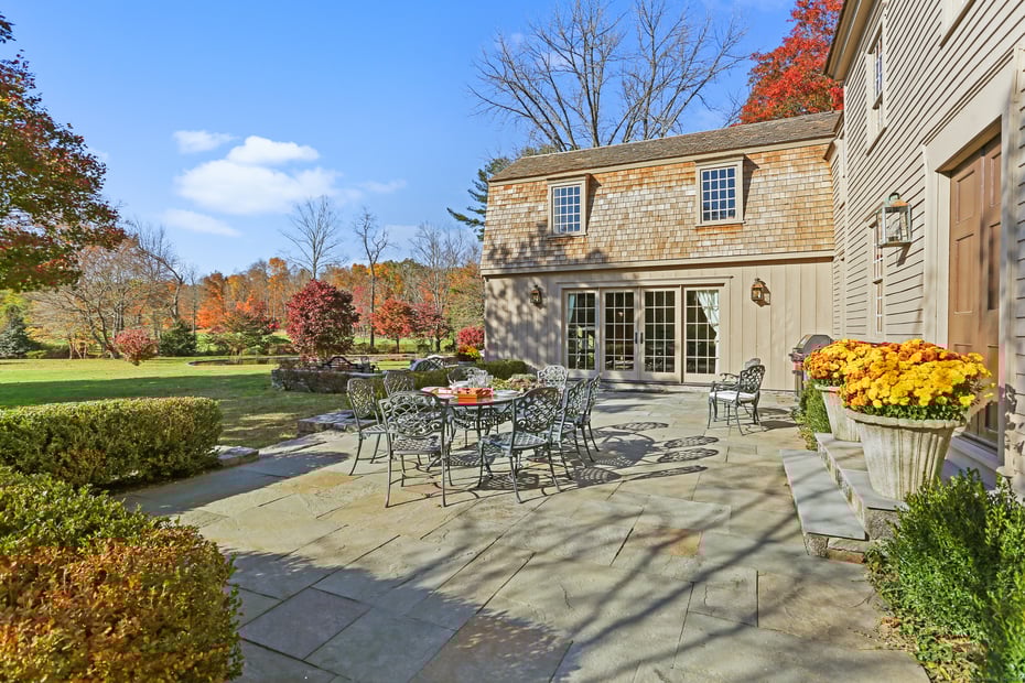 70 Redding Road Photo 4