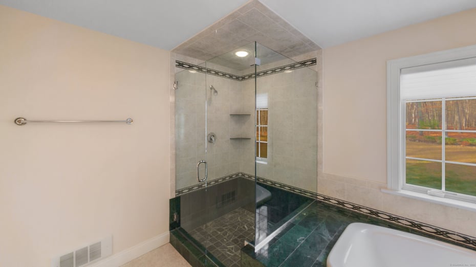 46 Quarry Road Photo 22