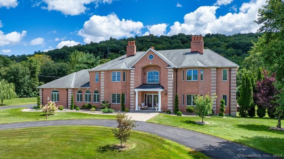 24 Hunting Ridge Drive Photo 1