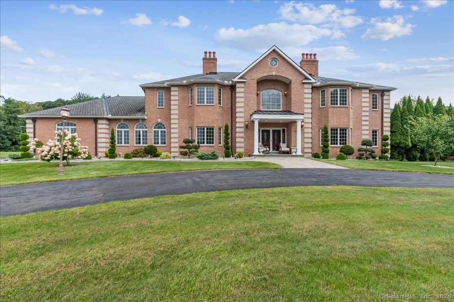 24 Hunting Ridge Drive Photo 2