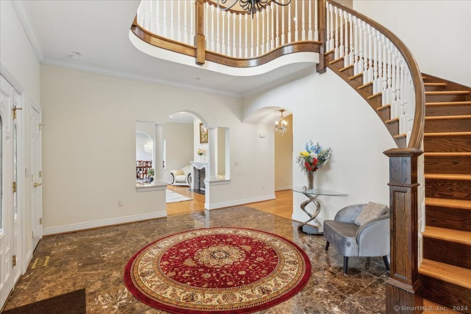 24 Hunting Ridge Drive Photo 7