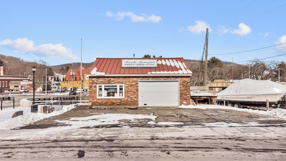 115 Willow Street Photo 2