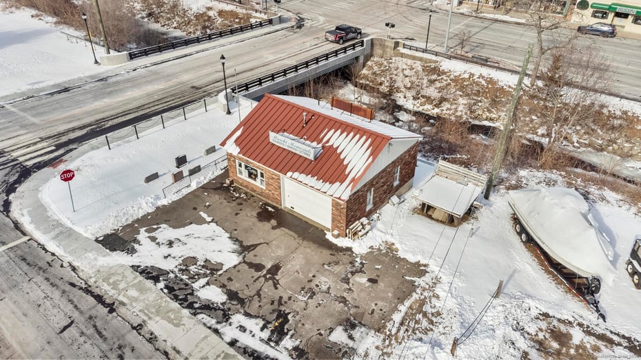 115 Willow Street Photo 16