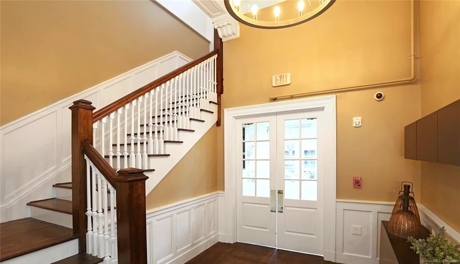 124 Temple Street Photo 9
