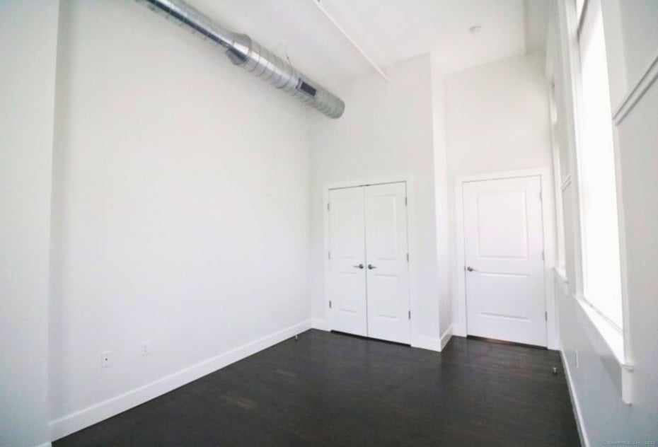 124 Temple Street Photo 11