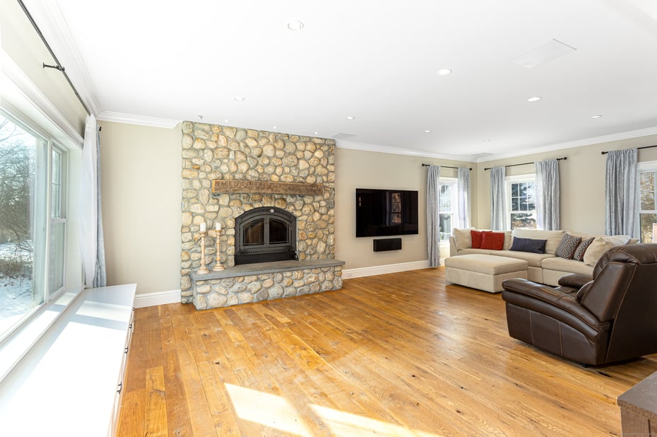 1400 James Farm Road Photo 2