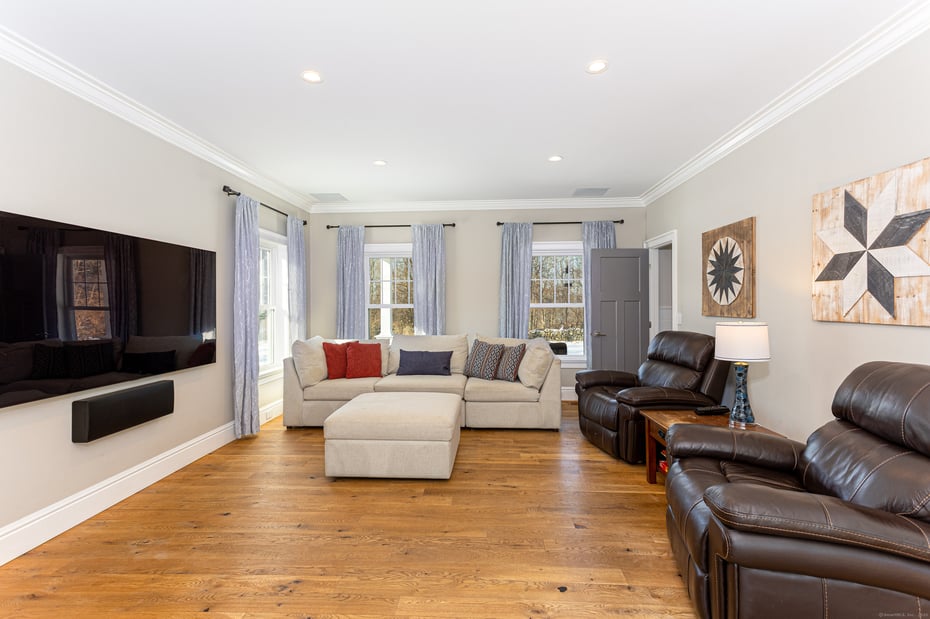 1400 James Farm Road Photo 4