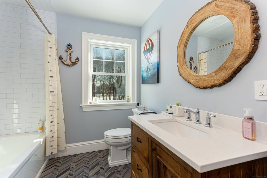 1400 James Farm Road Photo 12