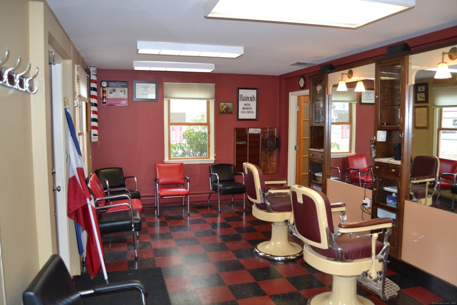 136 Hopmeadow Street Photo 5