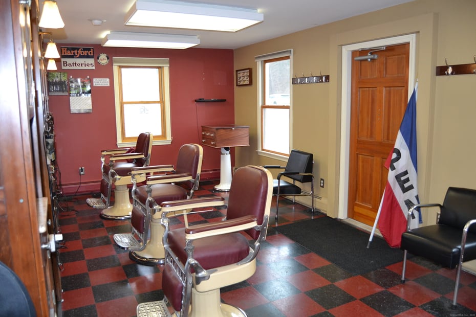 136 Hopmeadow Street Photo 6