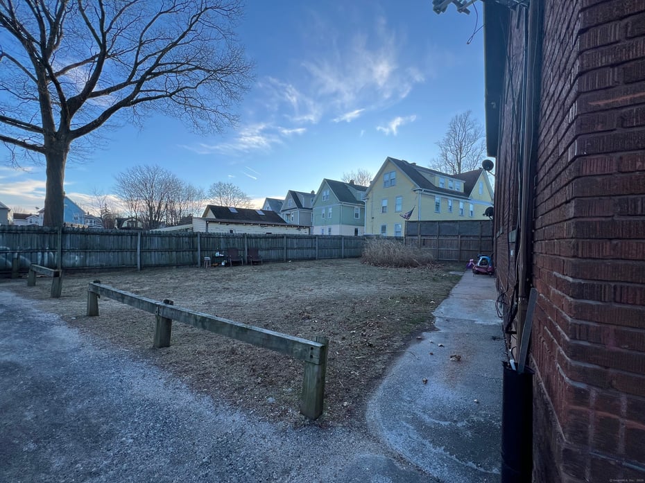 276 Brown Street Photo 10