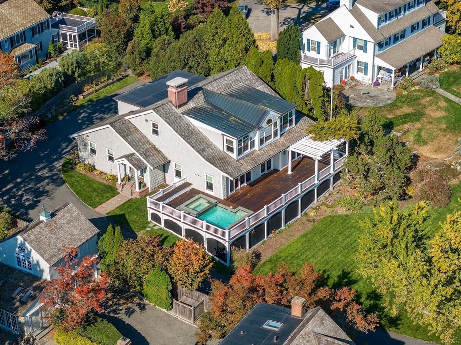 1060 Harbor Road Photo 1