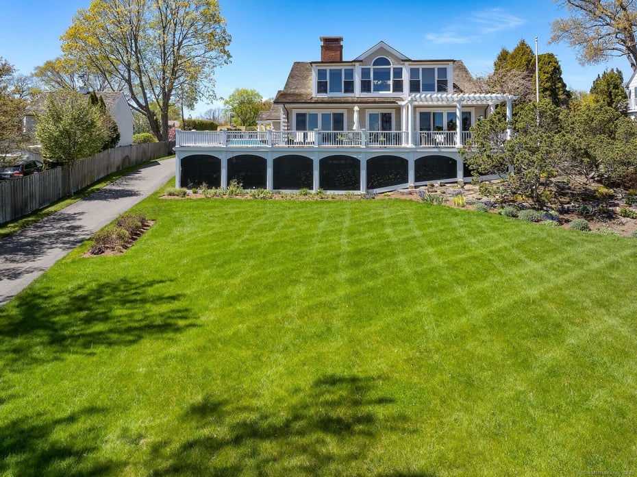 1060 Harbor Road Photo 2
