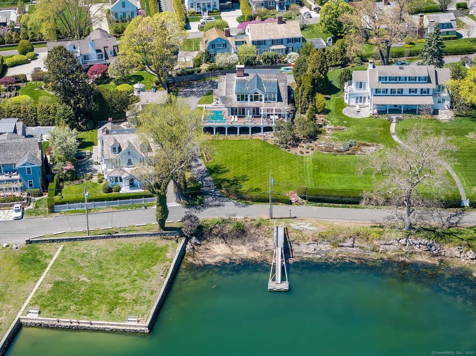 1060 Harbor Road Photo 3